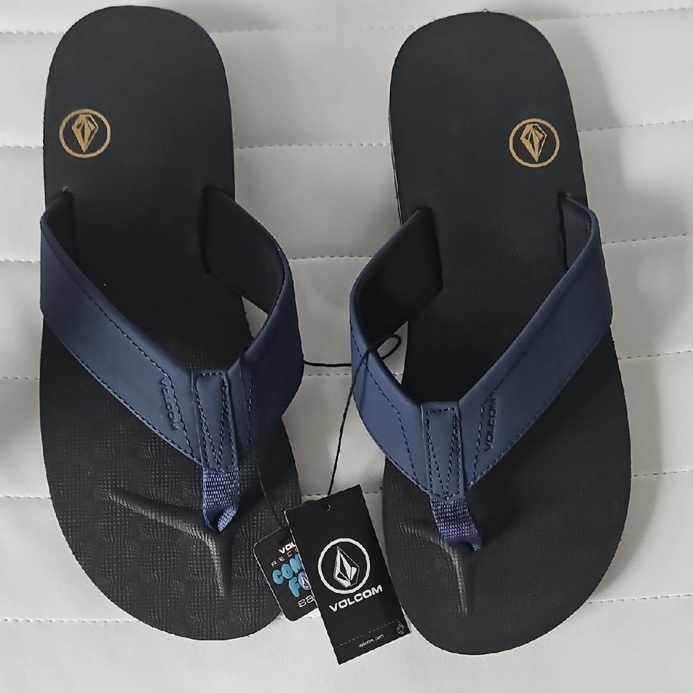MEN Volcom Black and Blue Flip Flops SIZE 11